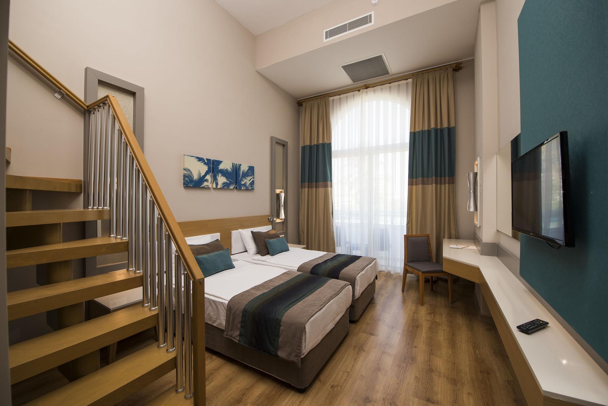 Palm World Side Resort & Spa Ngoại thất bức ảnh