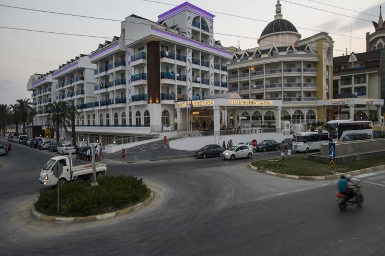 Palm World Side Resort & Spa Ngoại thất bức ảnh